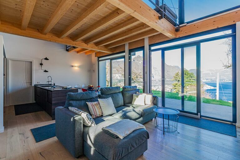 interno-casa-in-legno-lamellare